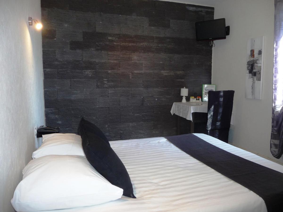 Hotel Restaurant Le Colombier Remoulins Zewnętrze zdjęcie