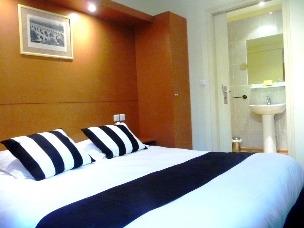 Hotel Restaurant Le Colombier Remoulins Zewnętrze zdjęcie