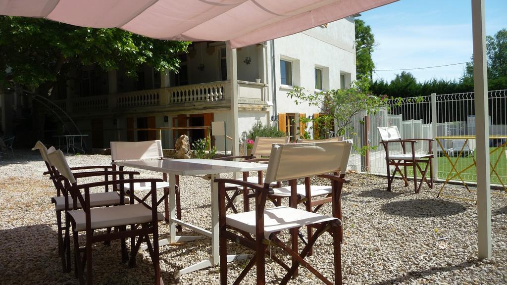 Hotel Restaurant Le Colombier Remoulins Zewnętrze zdjęcie
