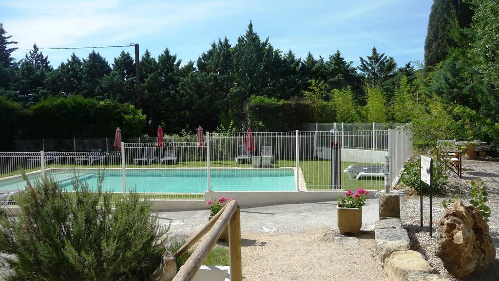Hotel Restaurant Le Colombier Remoulins Zewnętrze zdjęcie