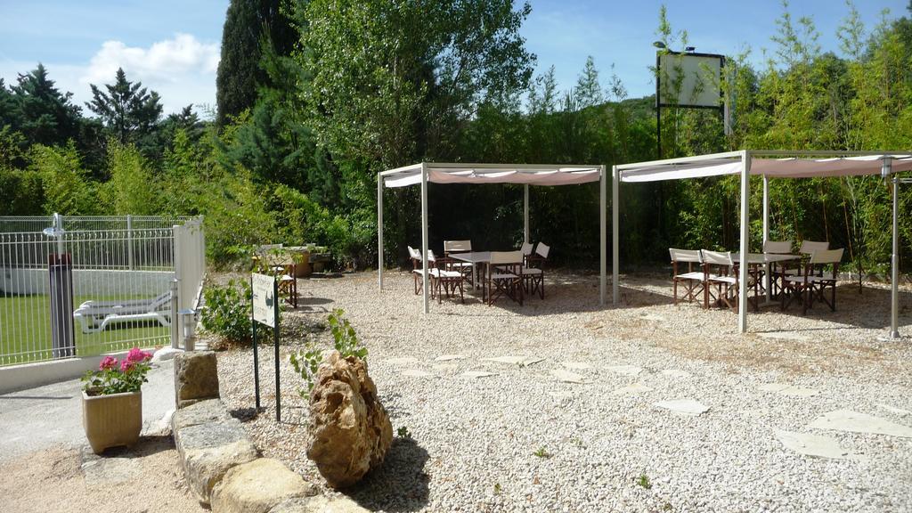 Hotel Restaurant Le Colombier Remoulins Zewnętrze zdjęcie