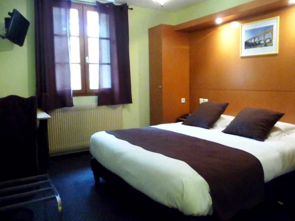 Hotel Restaurant Le Colombier Remoulins Zewnętrze zdjęcie